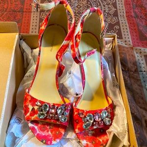 Liz Claiborne Ankle strap floral heels Size 8